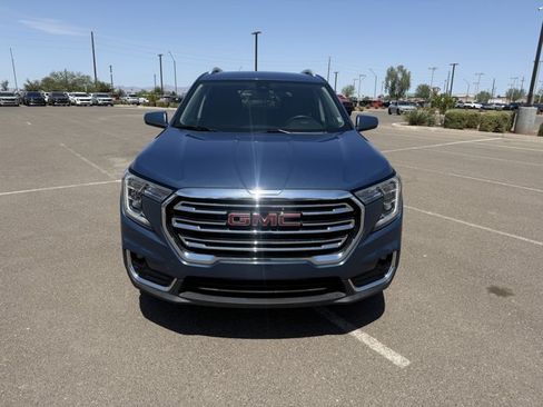 Used 2024 GMC Terrain SLT AWD/4WD image 2