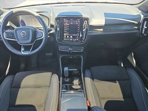 Used 2023 Volvo C40 P8 Recharge Plus AWD/4WD image 25