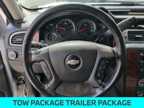 Used 2010 Chevrolet Suburban LT image 18