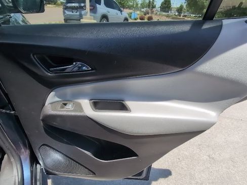 Used 2018 Chevrolet Equinox LT FWD image 28