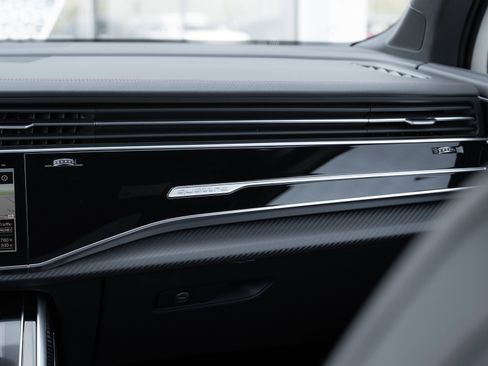 Certified 2026 Audi Q7 3.0T Prestige image 16