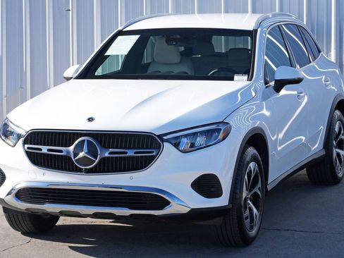 Used 2025 Mercedes-Benz GLC 350e 4MATIC image 54