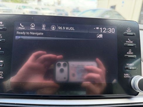 Used 2021 Honda Accord Touring image 24