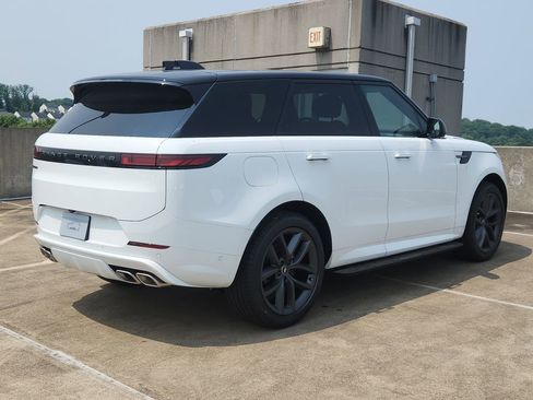 New 2025 Land Rover Range Rover Sport Dynamic SE image 2