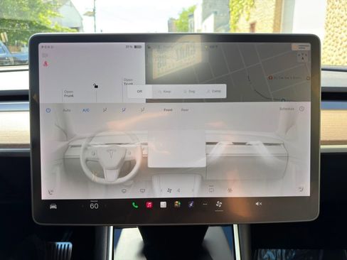 Used 2021 Tesla Model Y Long Range AWD/4WD image 36