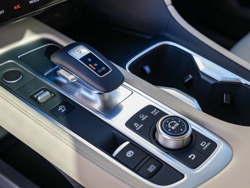 Certified 2025 INFINITI QX60 Luxe w/ Vision Package image 18