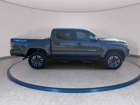 Used 2023 Toyota Tacoma TRD Sport w/ Technology Package AWD/4WD image 4