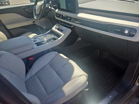 Used 2025 Lincoln Aviator Reserve w/ Equipment Group 201A AWD/4WD image 18