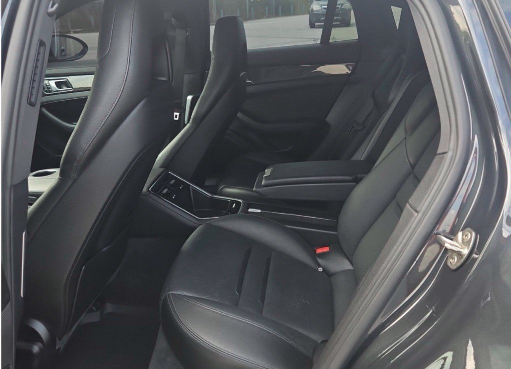 Used 2019 Porsche Panamera 4 AWD/4WD image 7
