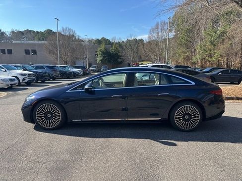 Certified 2022 Mercedes-Benz EQS 580 4MATIC Sedan image 8