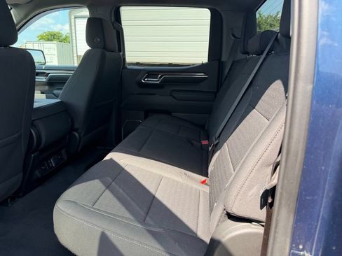 Used 2023 Chevrolet Silverado 1500 LT AWD/4WD image 29