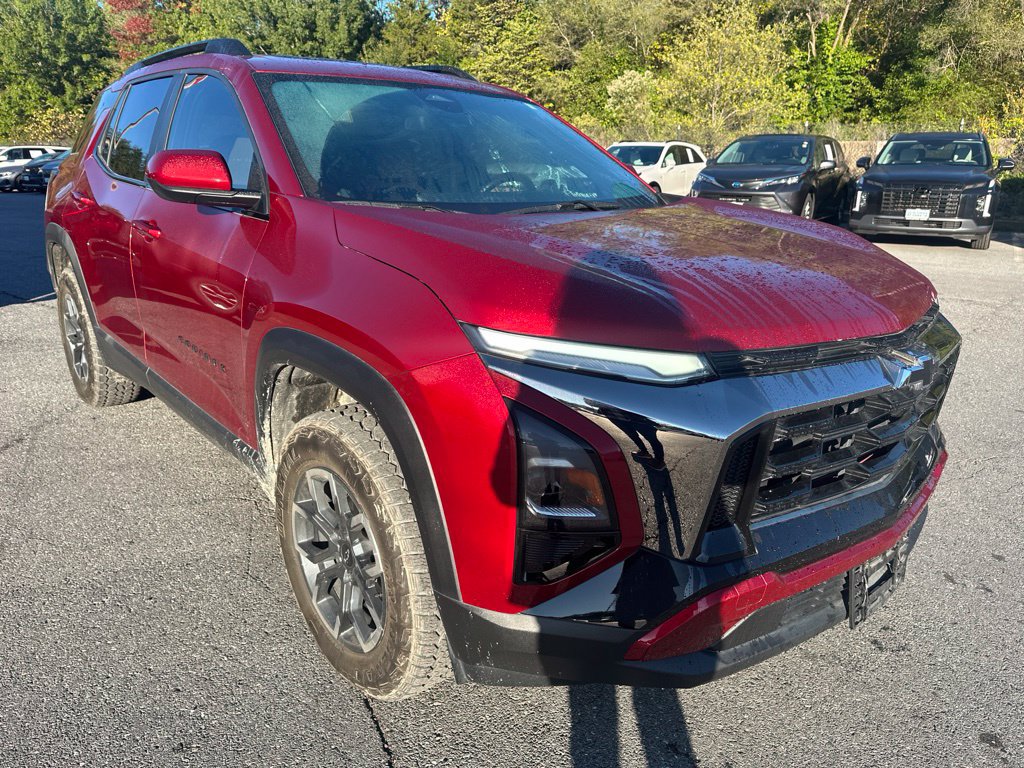 Used 2025 Chevrolet Equinox ACTIV w/ Convenience Package III FWD image 3