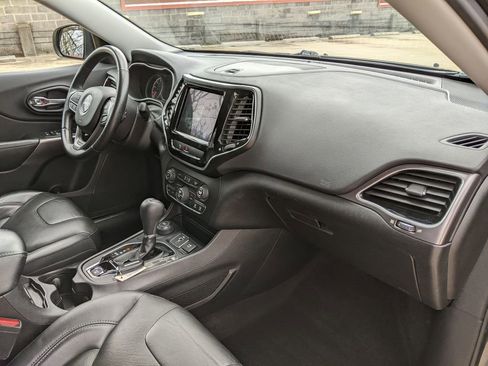 Used 2019 Jeep Cherokee Limited image 20