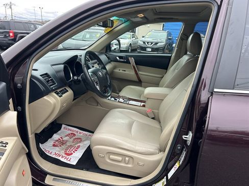 Used 2013 Toyota Highlander Limited AWD/4WD image 10