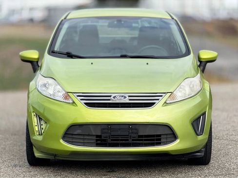 Used 2012 Ford Fiesta SE image 4