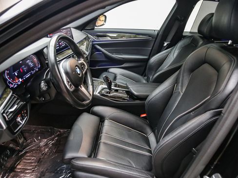 Used 2023 BMW 540i w/ M Sport Package RWD image 19