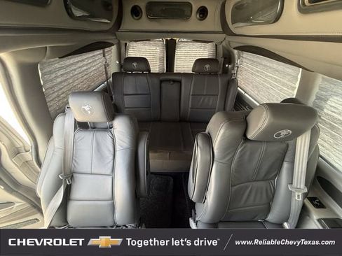 Used 2018 GMC Savana 2500 w/ Enhanced Convenience Package RWD image 30