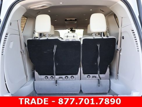 Used 2021 Chrysler Pacifica Touring w/ Cold Weather Group image 19