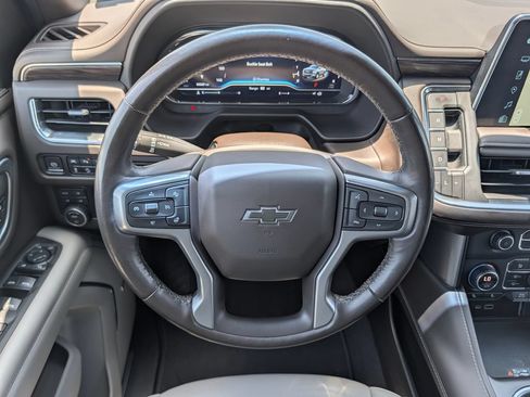 Used 2022 Chevrolet Tahoe Z71 w/ Z71 Off-Road Package AWD/4WD image 19