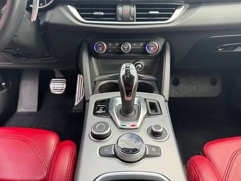 Used 2023 Alfa Romeo Stelvio Veloce AWD/4WD image 43
