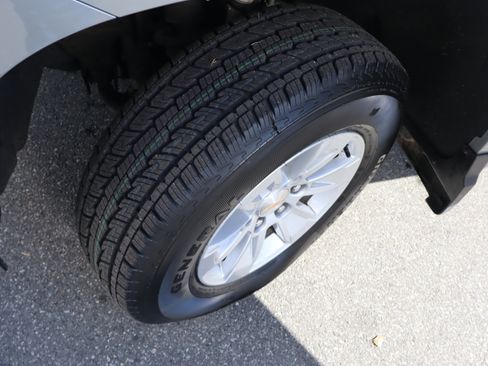 Certified 2025 Chevrolet Silverado 1500 LT image 38