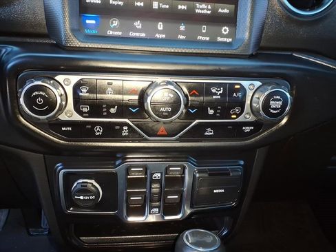 Used 2022 Jeep Wrangler Unlimited Sahara w/ Cold Weather Group image 22