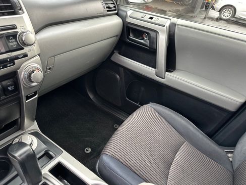 Used 2013 Toyota 4Runner SR5 image 28