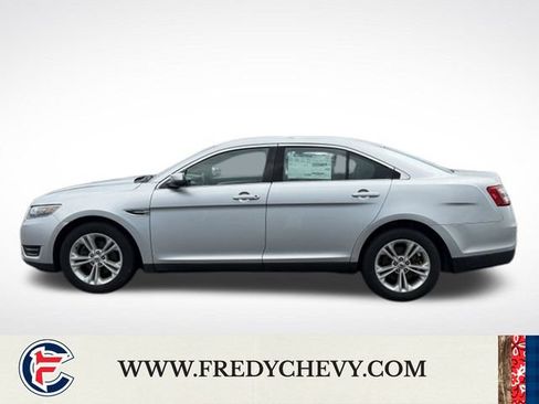 Used 2019 Ford Taurus SEL FWD image 9