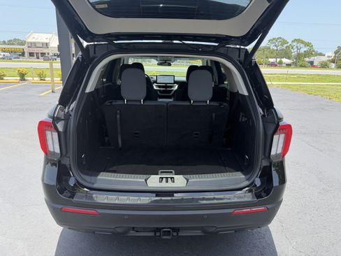 Used 2025 Ford Explorer Active RWD image 13