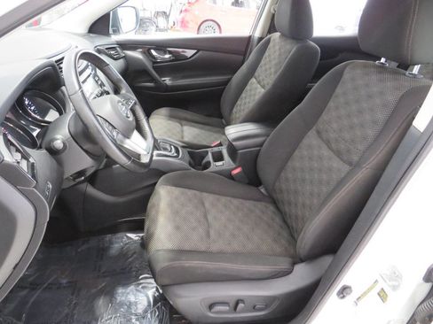 Used 2017 Nissan Rogue Sport SV w/ SV All-Weather Package image 15