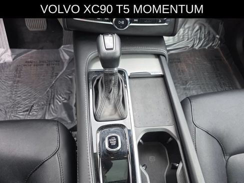 Used 2022 Volvo XC90 T5 Momentum w/ Protection Package Premier FWD image 28