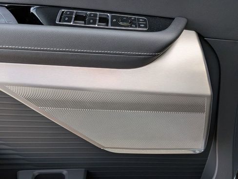 New 2026 Cadillac Vistiq Luxury image 14