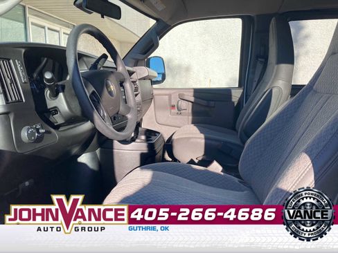 Used 2024 Chevrolet Express 3500 LT w/ LT Preferred Equipment Group image 3