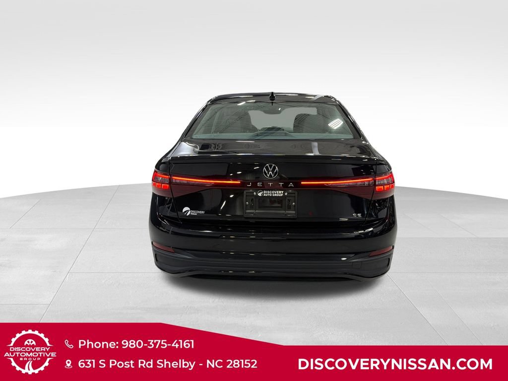 Used 2025 Volkswagen Jetta SE FWD image 7