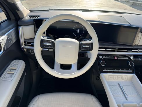 Used 2024 Hyundai Santa Fe Limited image 13