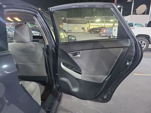 Used 2015 Toyota Prius Four image 10