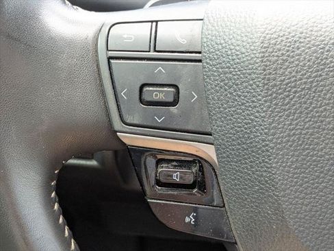 Used 2025 Toyota Camry SE w/ Convenience Package FWD image 21