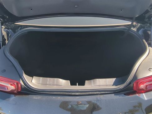 Used 2022 Chevrolet Camaro LT w/ Technology Package image 13