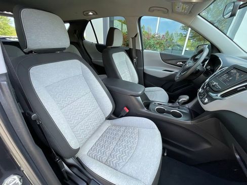 Used 2022 Chevrolet Equinox LS w/ LS Convenience Package FWD image 31