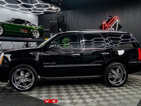 Used 2008 Cadillac Escalade AWD image 8
