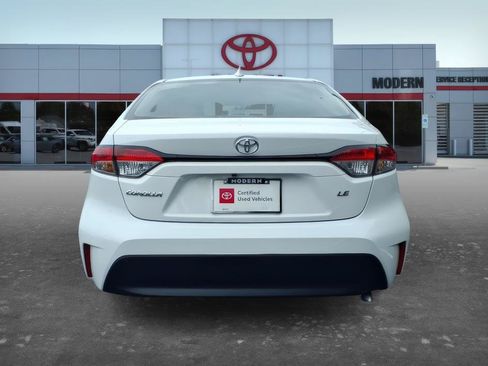 Certified 2025 Toyota Corolla LE FWD image 4