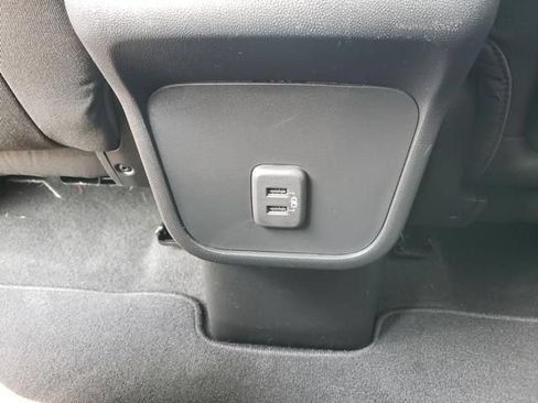 Used 2022 GMC Terrain SLE w/ Driver Convenience Package FWD image 17