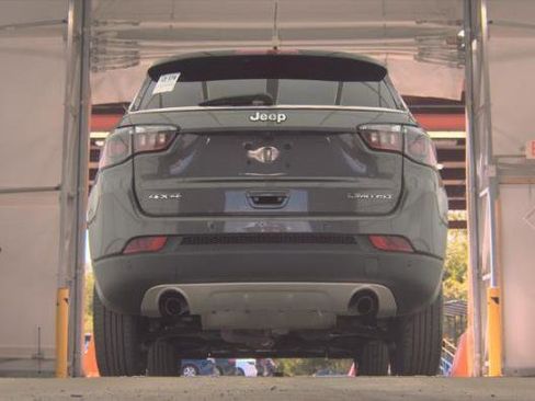 Used 2023 Jeep Compass Limited image 11