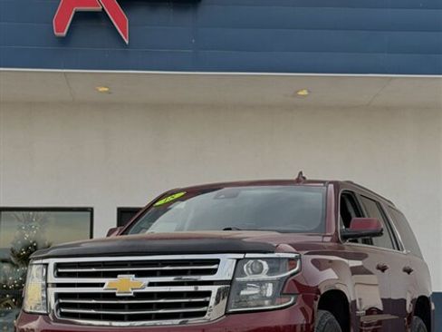 Used 2018 Chevrolet Tahoe LT image 1