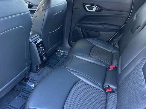 New 2026 Jeep Compass Latitude image 9