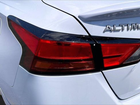 Certified 2024 Nissan Altima 2.0 SR FWD image 31