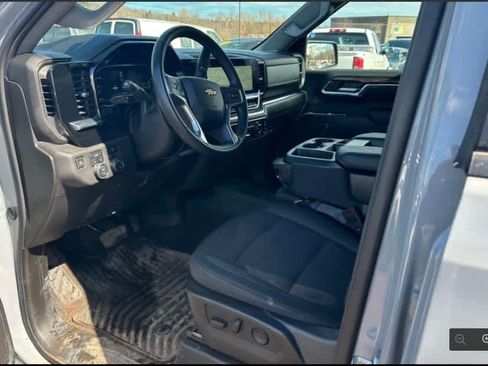 Used 2024 Chevrolet Silverado 1500 LT AWD/4WD image 15