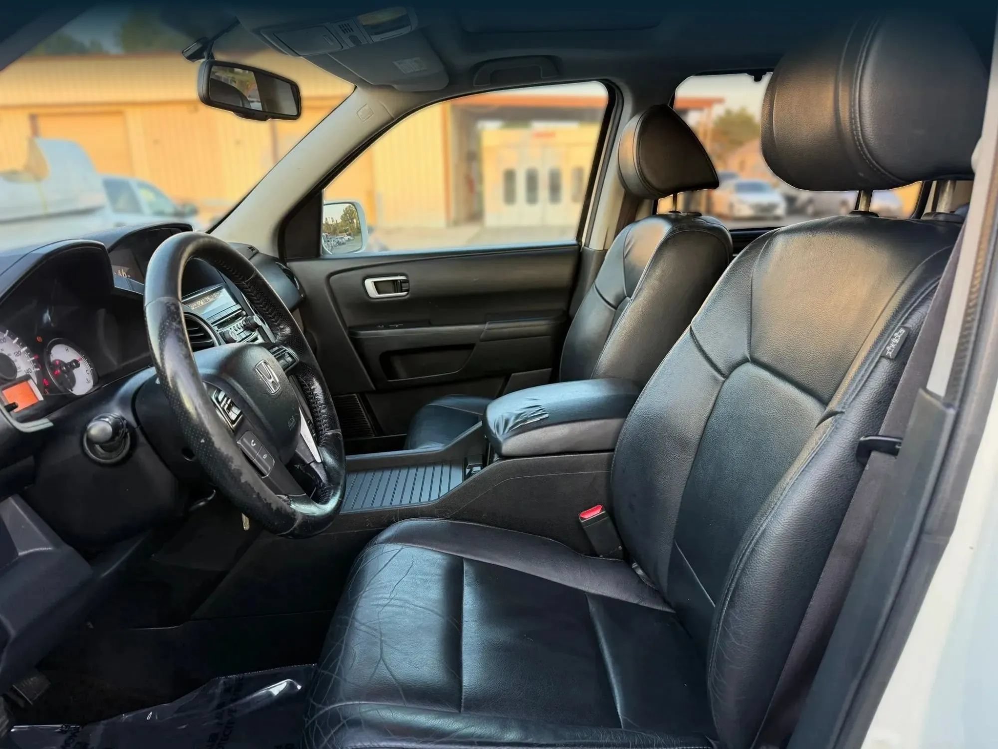 Used 2015 Honda Pilot Touring image 2