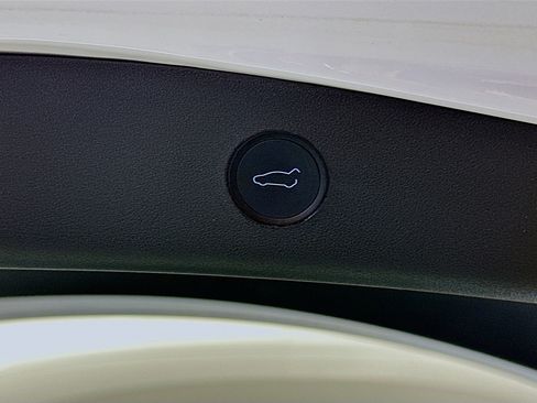 Used 2021 Tesla Model 3 Standard Range Plus image 27