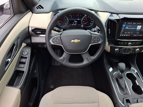 Used 2023 Chevrolet Traverse LT w/ Rear Camera Mirror Package AWD/4WD image 13
